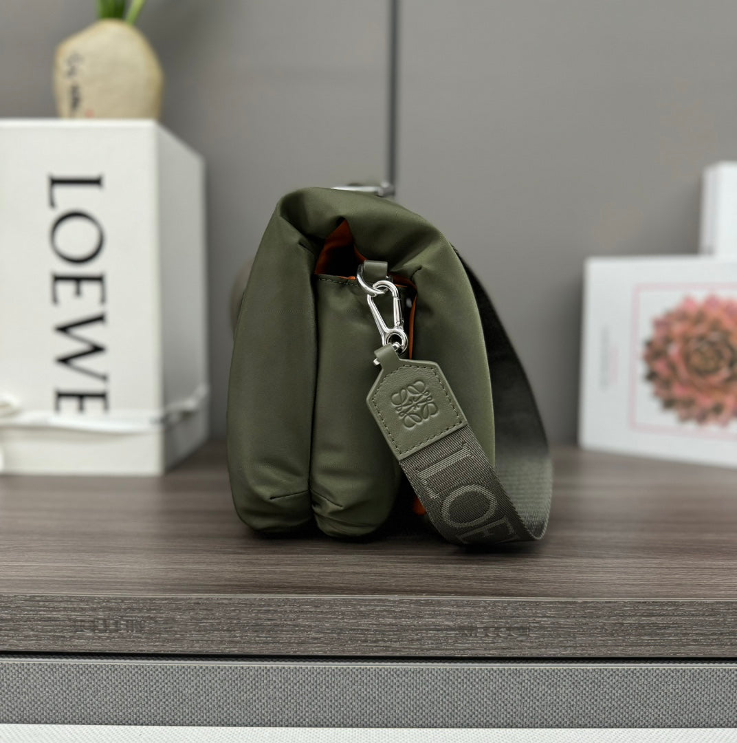 LOE MINI PUFFER GOYA 23 BAG IN ARMY GREEN NAPPA LAMBSKIN mysite