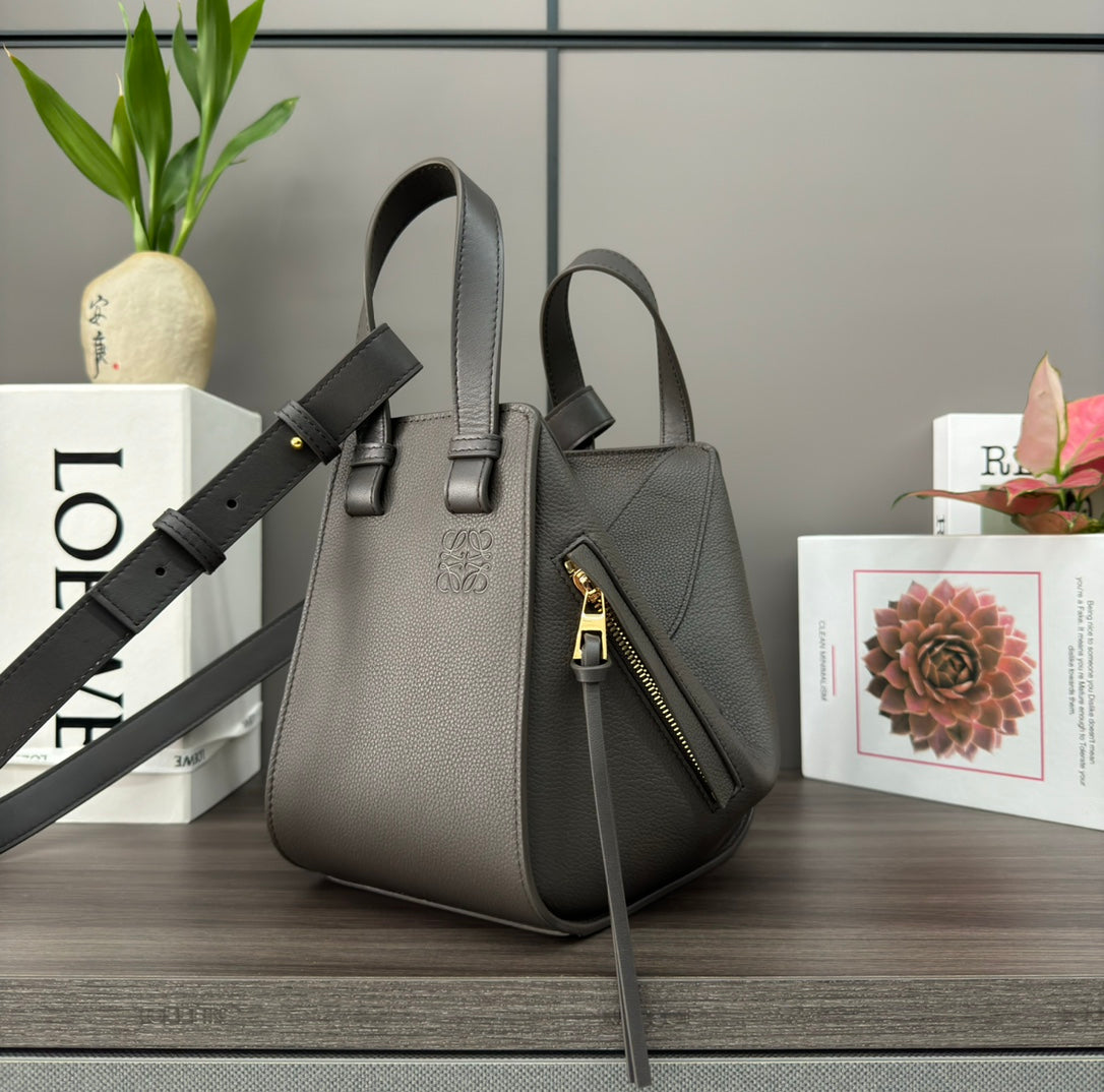 LOE 20 HAMMOCK COMPACT BAG IN UMBER BROWN CALFSKIN mysite