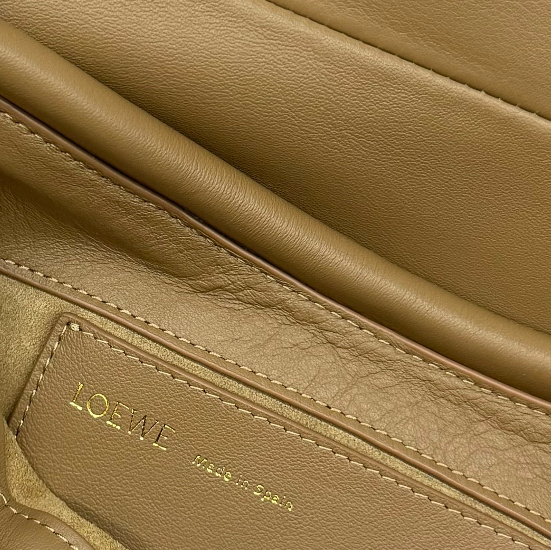 Loew Paseo Shoulder Bag 25cm Light Brown Cowhide mysite