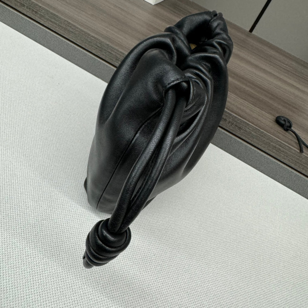 LOE 23 FLAMENCO PURSE BUCKET IN BLACK LAMBSKIN mysite