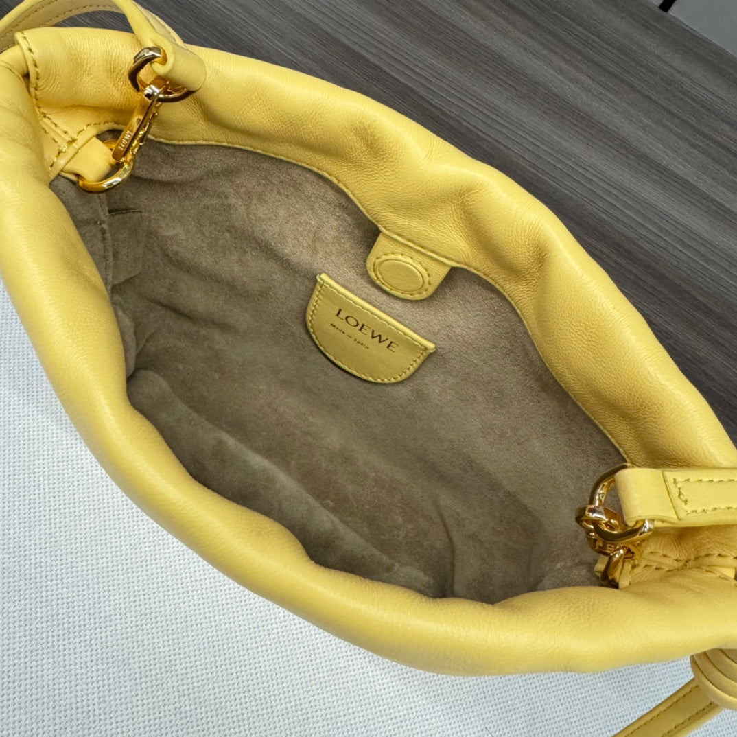 LOE 23 FLAMENCO PURSE BUCKET IN YELLOW LAMBSKIN mysite