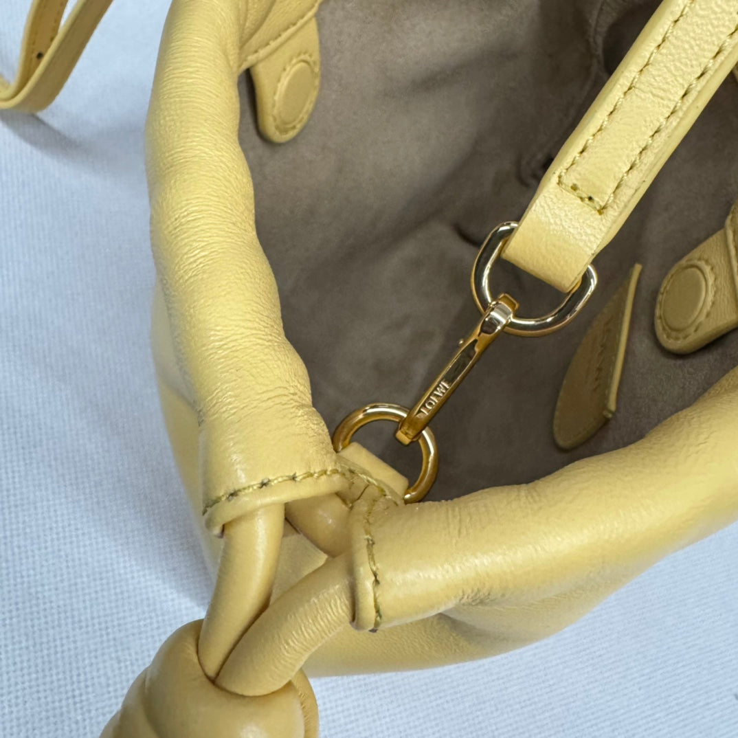 LOE 23 FLAMENCO PURSE BUCKET IN YELLOW LAMBSKIN mysite