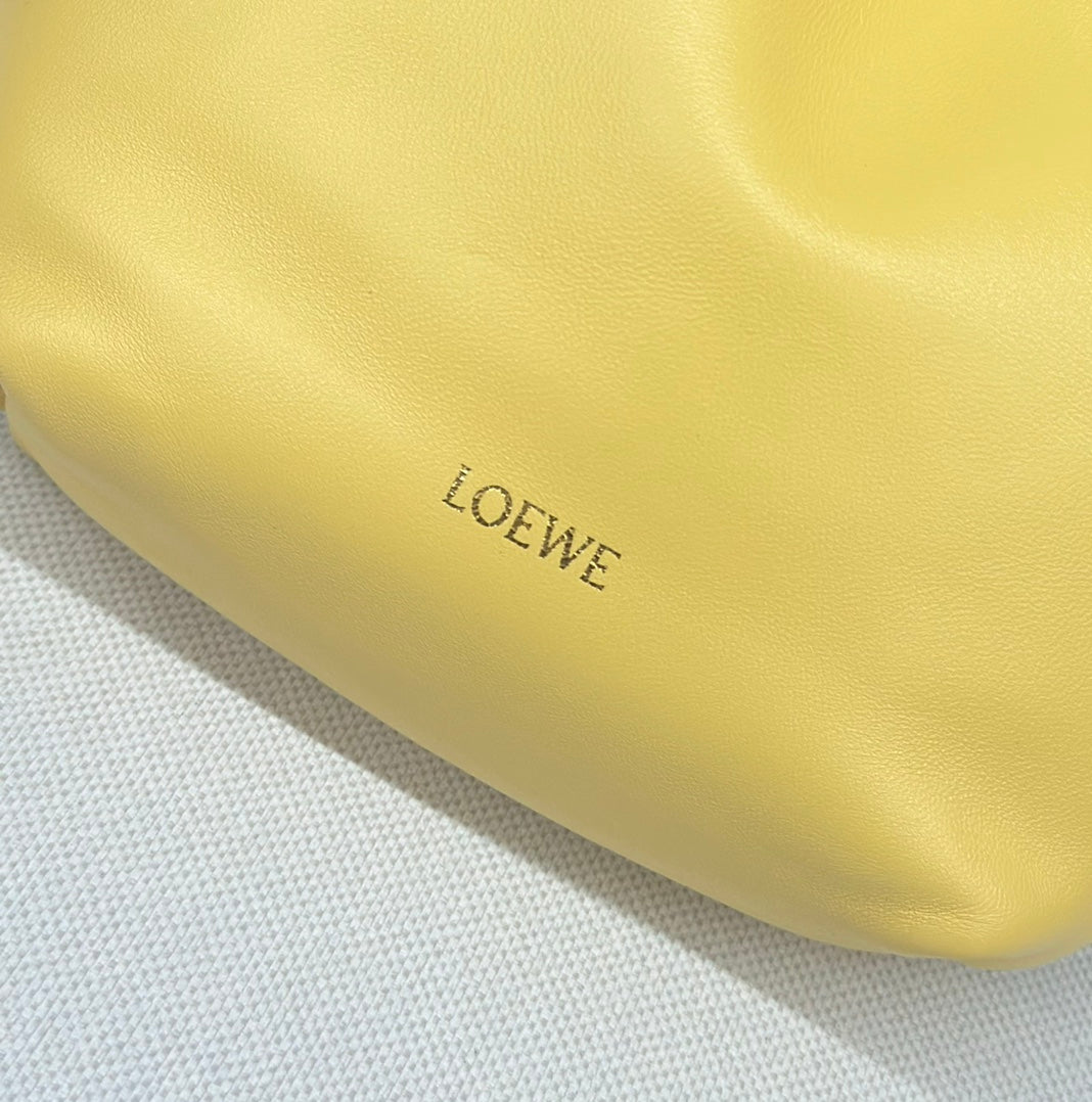 LOE 23 FLAMENCO PURSE BUCKET IN YELLOW LAMBSKIN mysite