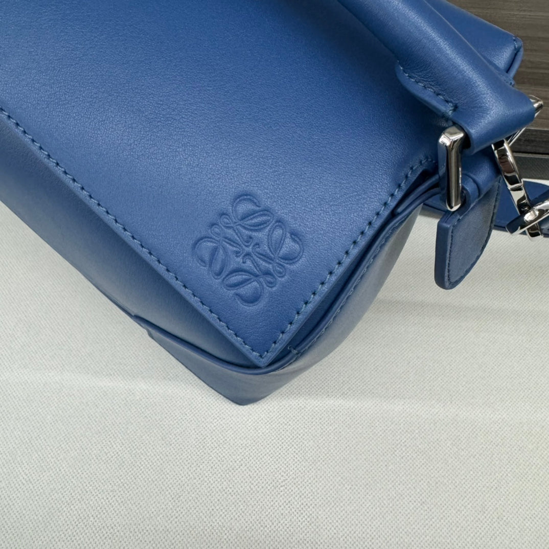 LOE PUZZLE 33 BAG IN COBALT BLUE CALFSKIN mysite