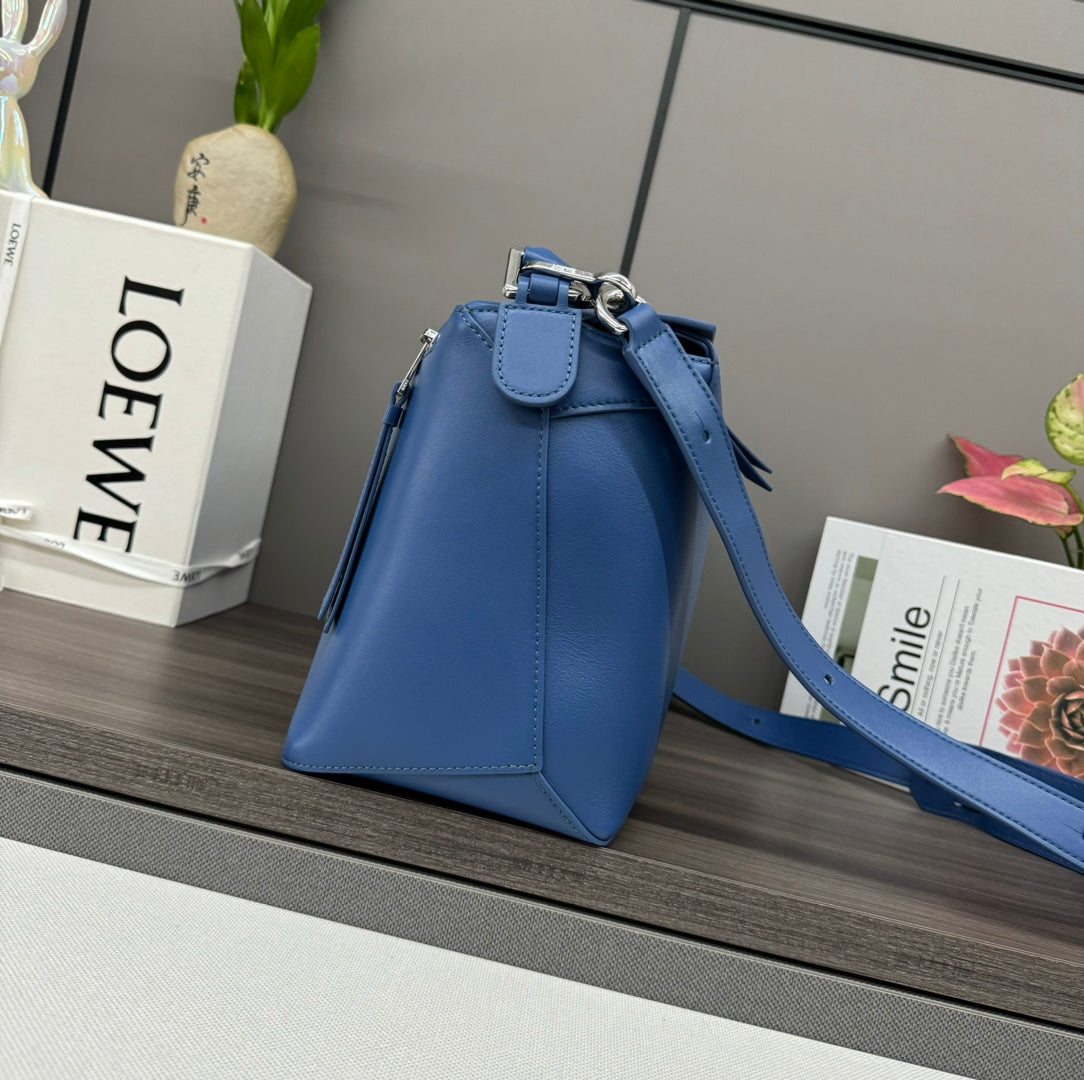 LOE PUZZLE 33 BAG IN COBALT BLUE CALFSKIN mysite