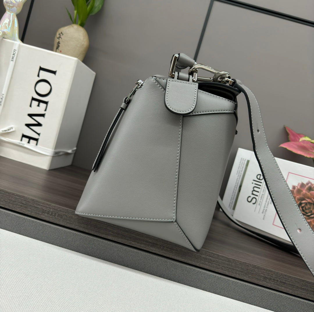 LOE PUZZLE LARGE 36 BAG IN GRAY CALFSKIN mysite