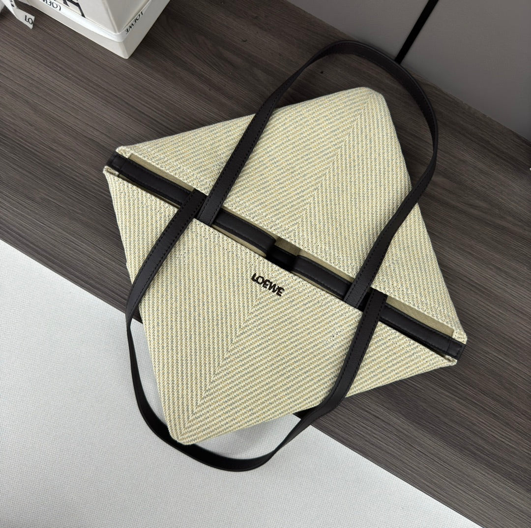 LOE 31 FUZZLE FOLD IN WHITE CANVAS mysite