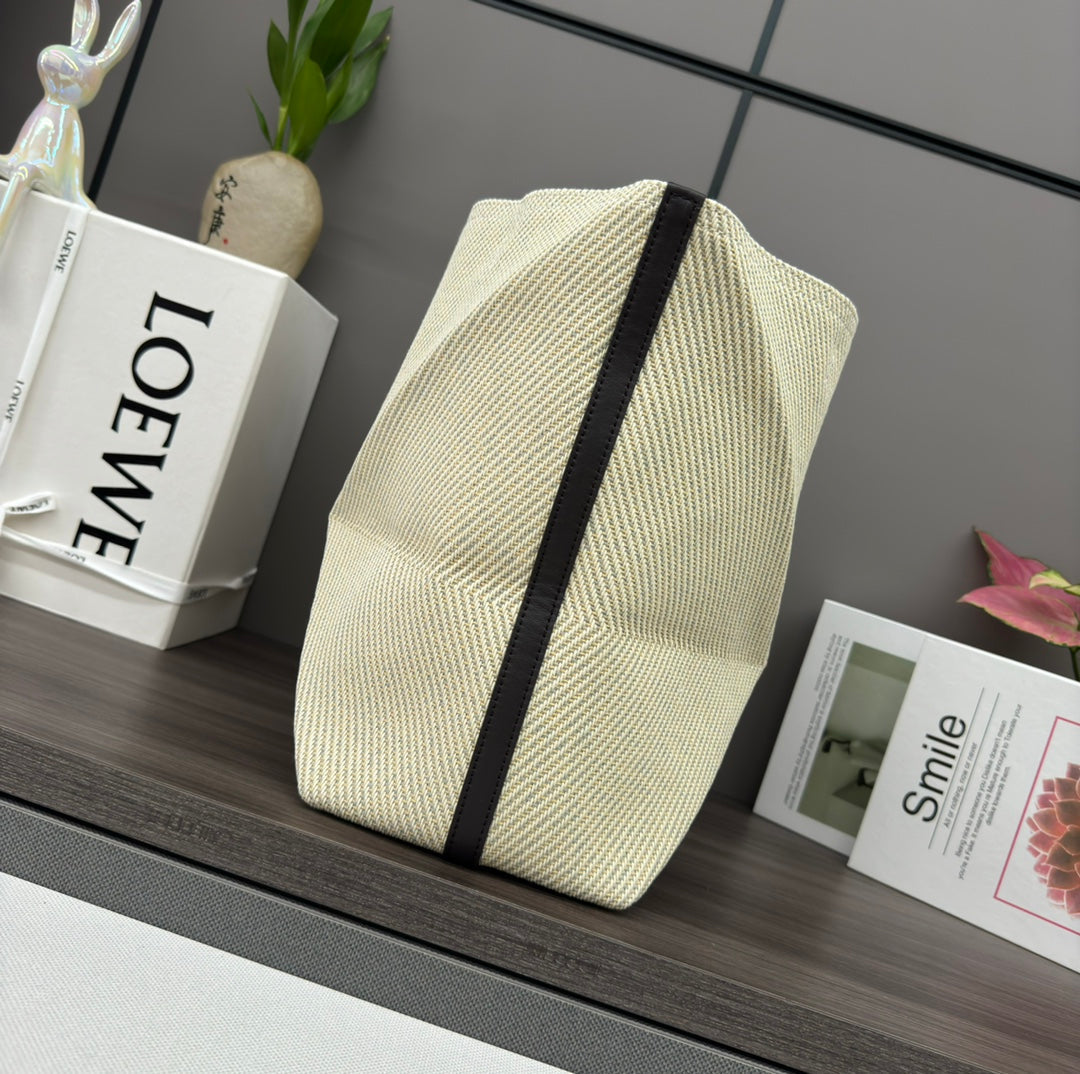 LOE 31 FUZZLE FOLD IN WHITE CANVAS mysite