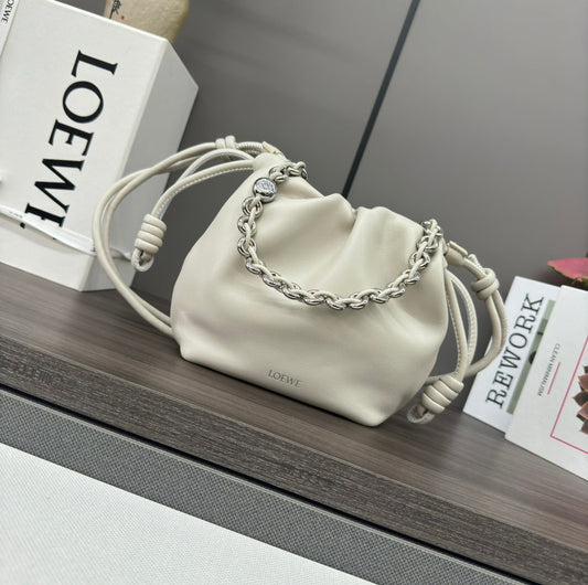 LOE 23 FLAMENCO PURSE BUCKET IN WHITE LAMBSKIN mysite