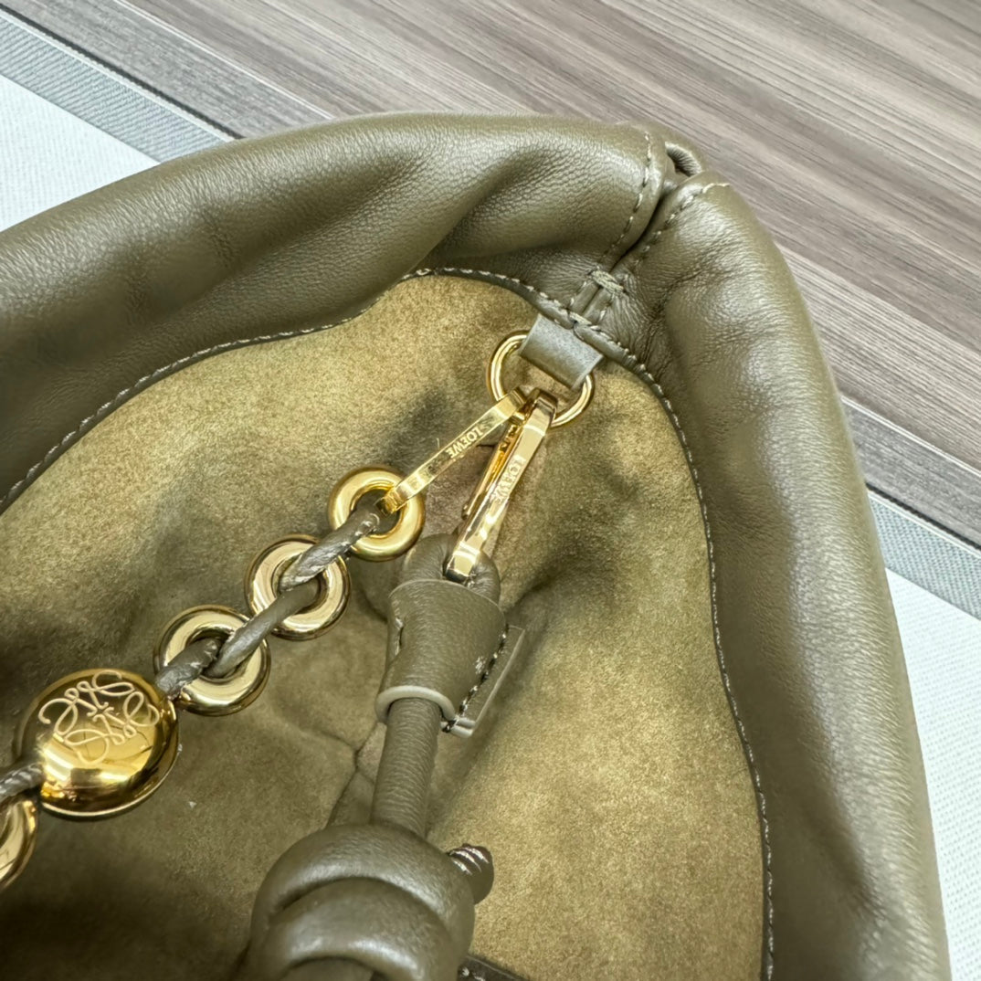 LOE 23 FLAMENCO PURSE BUCKET IN ARMY GREEN LAMBSKIN mysite