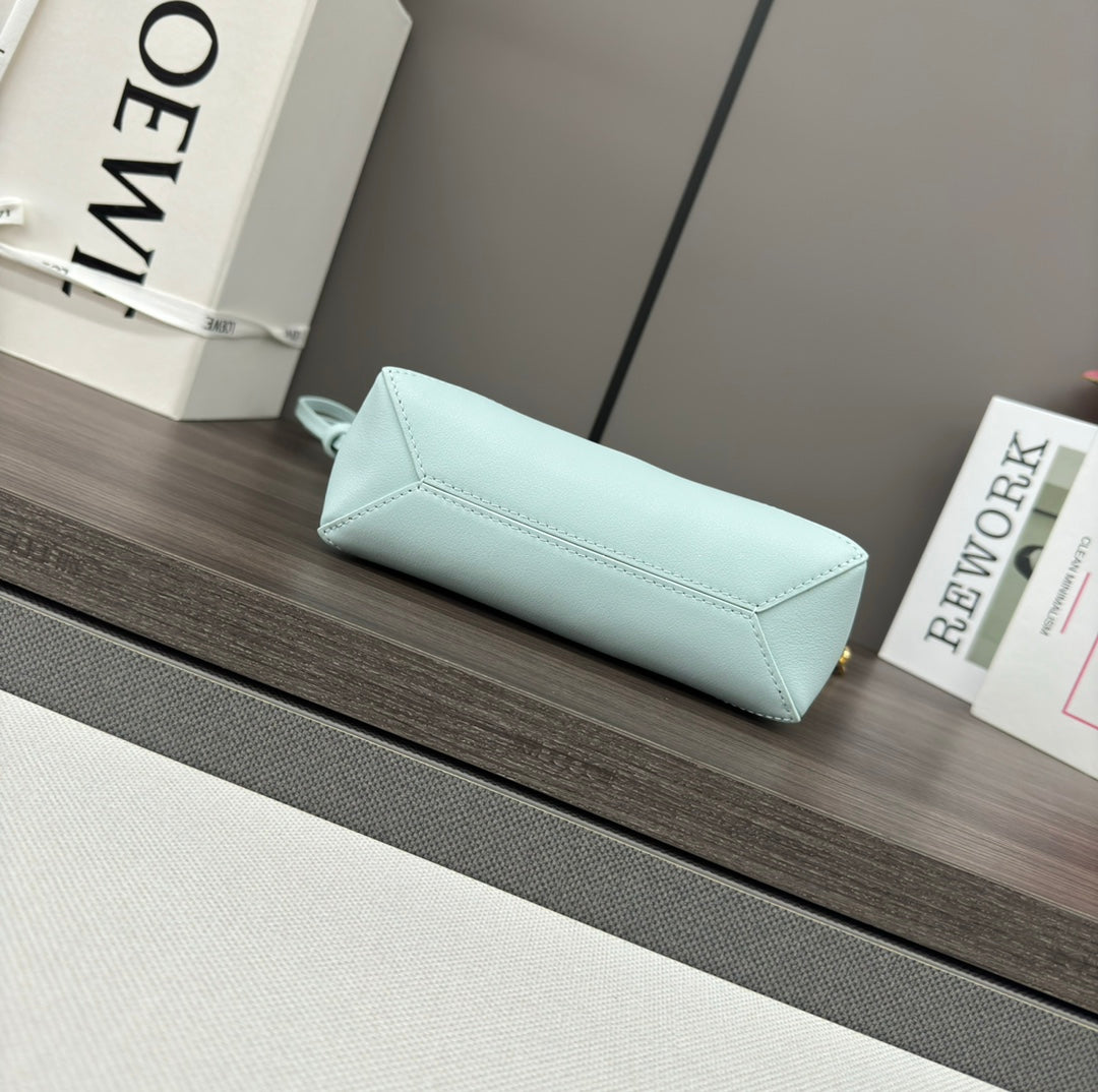 LOE MINI 23 FUZZLE FOLD POUCH IN LIGHT BLUE CALFSKIN mysite