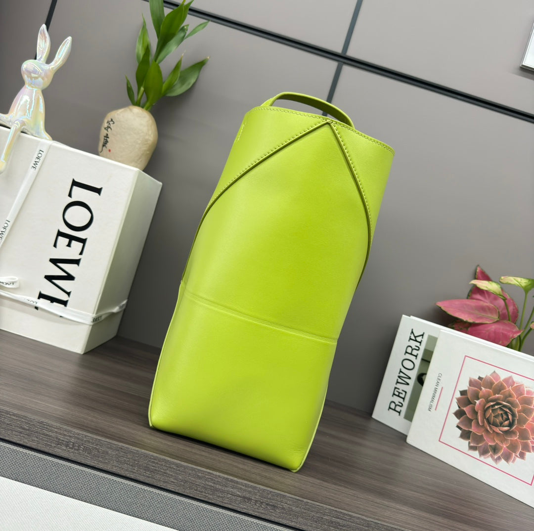 LOE 31 FUZZLE FOLD IN GREEN CHARTREUSE CALFSKIN mysite