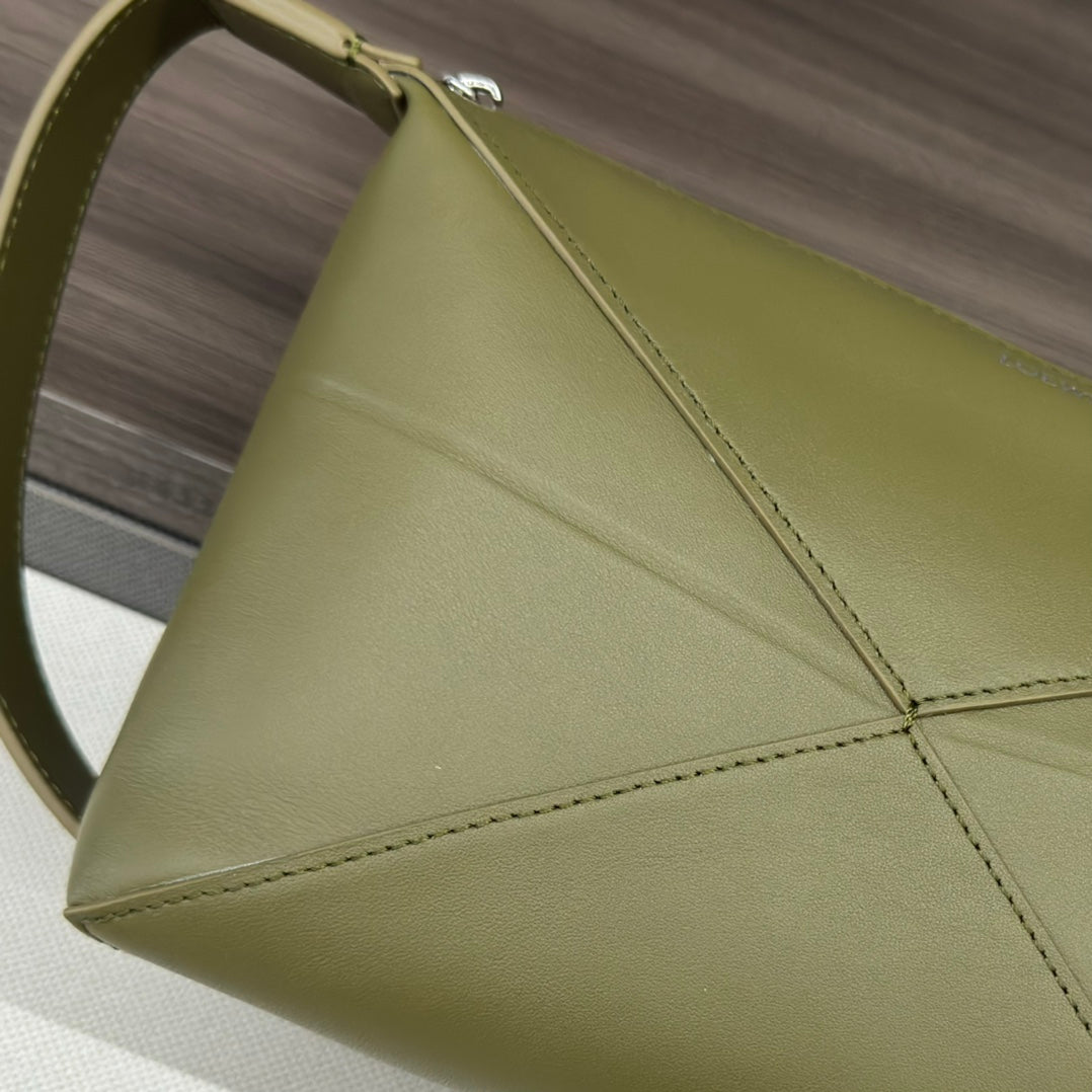 PUZZLE FOLD WASH 22 BAG IN ARMY GREEN SHINY CALFSKIN mysite