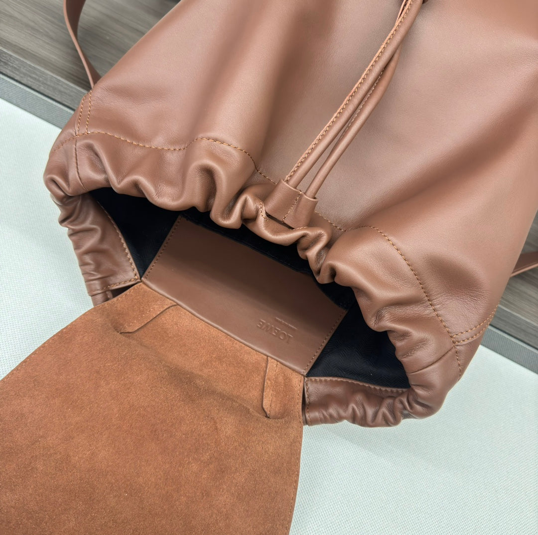 FLAMENCO 40 BACKPACK IN CHESTNUT BROWN SHINY SUPPLE CALFSKIN mysite