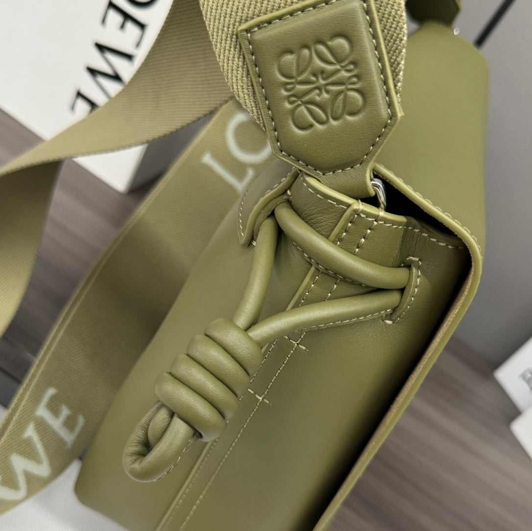 FLAMENCO SATCHEL 34 IN ARMY GREEN SHINY SUPPLE CALFSKIN mysite