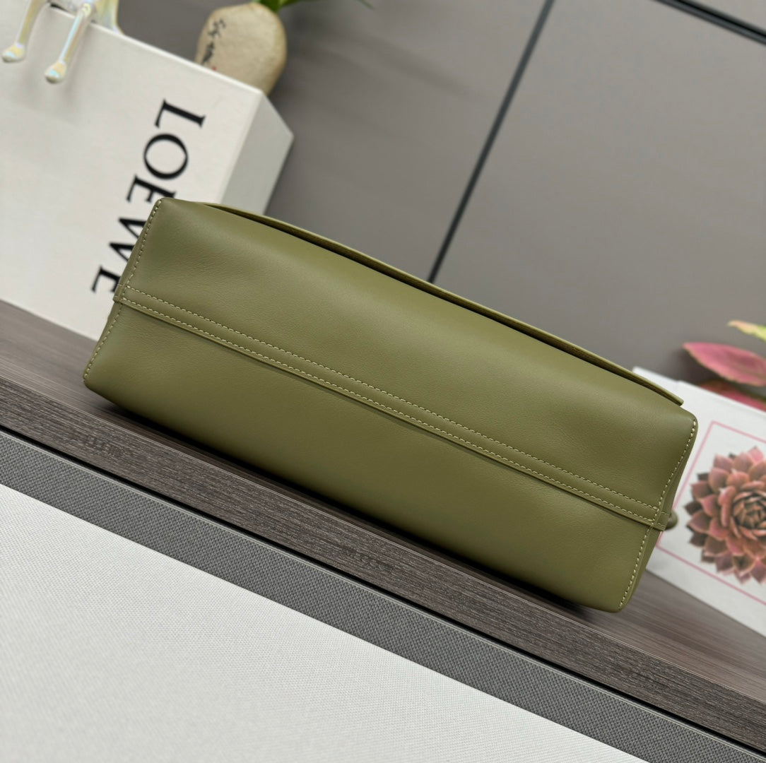 FLAMENCO SATCHEL 34 IN ARMY GREEN SHINY SUPPLE CALFSKIN mysite