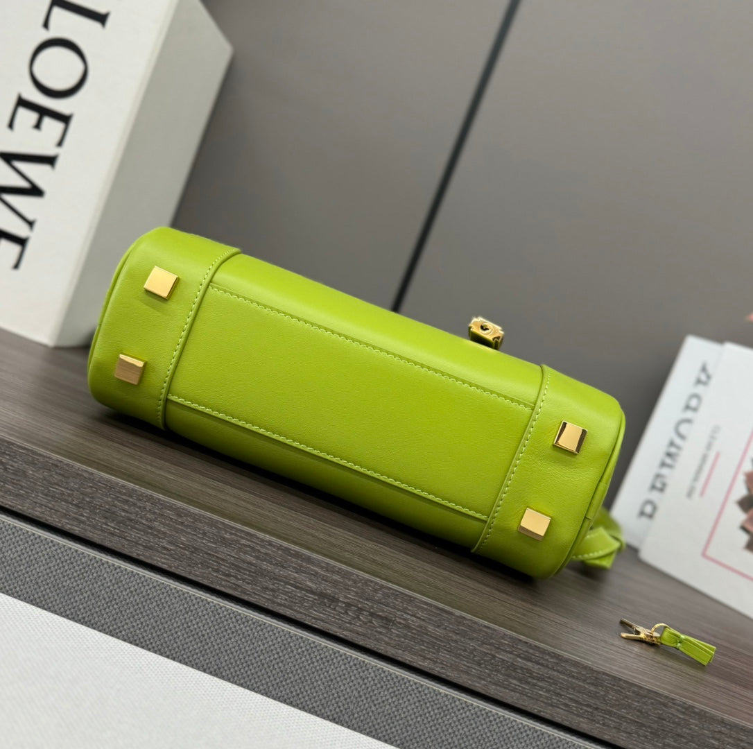 AMAZONA 23 CROPPED BAG IN PEAR GREEN SOFT GRAINED CALFSKIN mysite