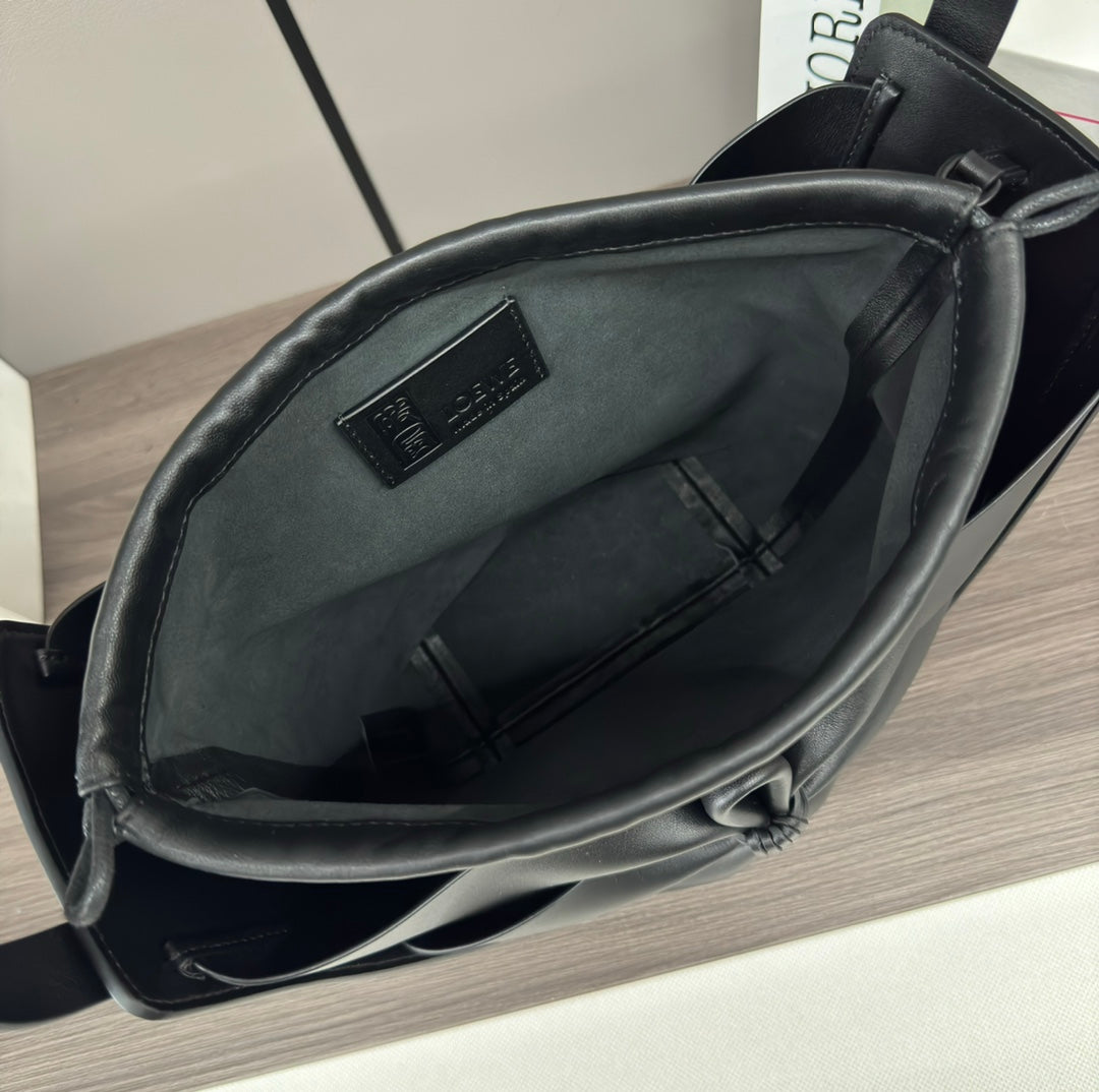 LOE 27 HAMMOCK COMPACT BAG IN BLACK CALFSKIN mysite