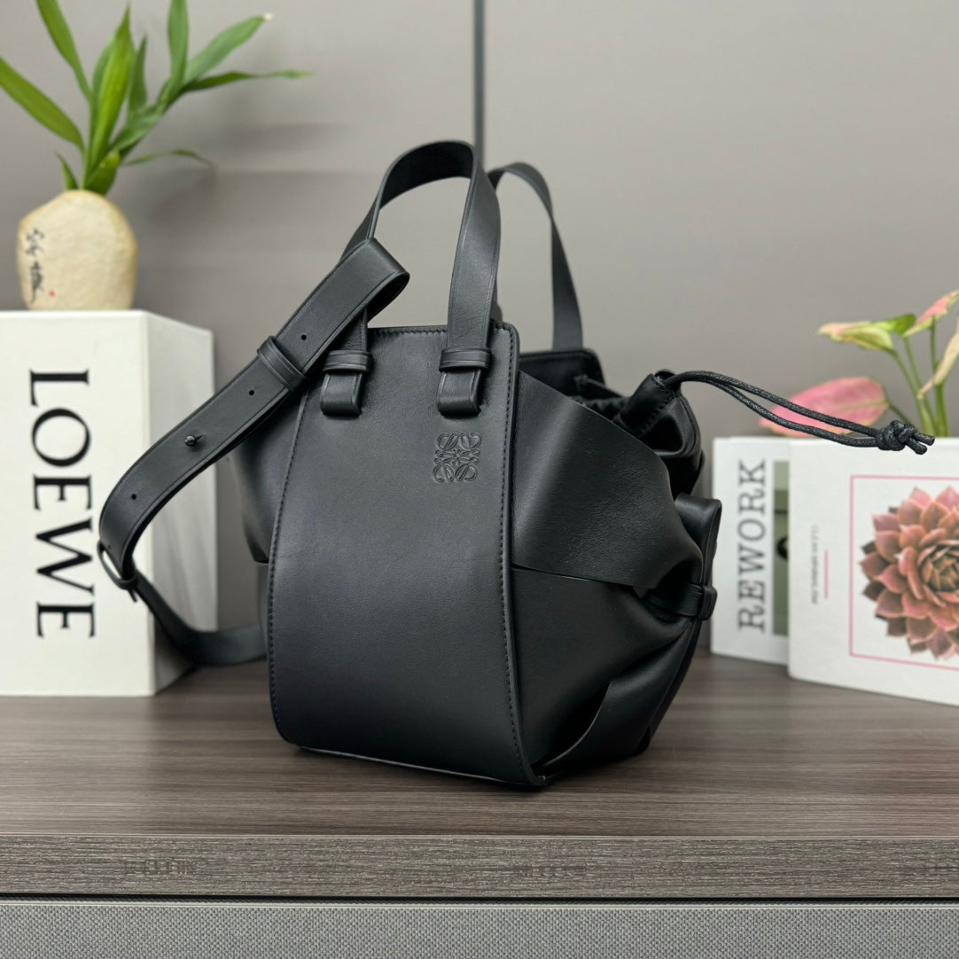 LOE 27 HAMMOCK COMPACT BAG IN BLACK CALFSKIN mysite
