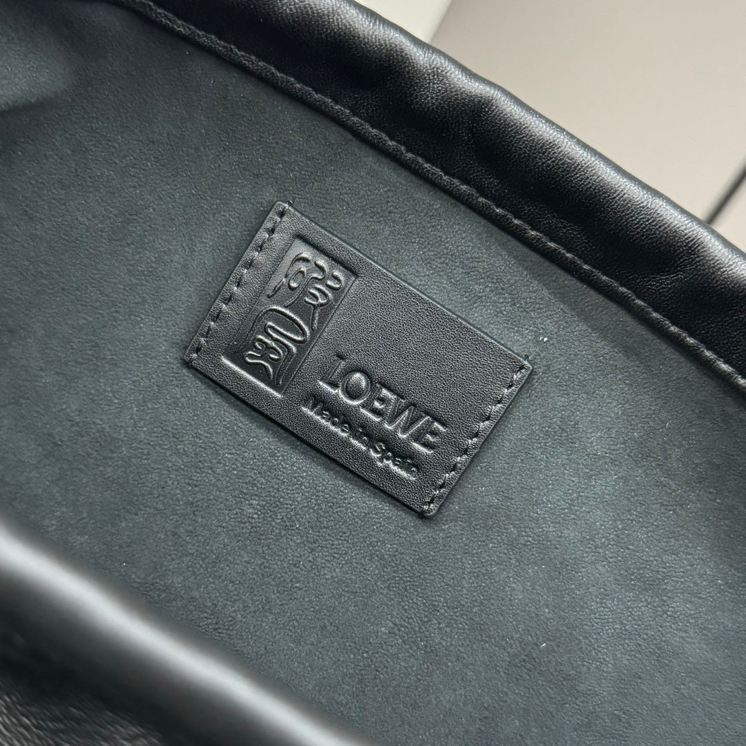 LOE 27 HAMMOCK COMPACT BAG IN BLACK CALFSKIN mysite