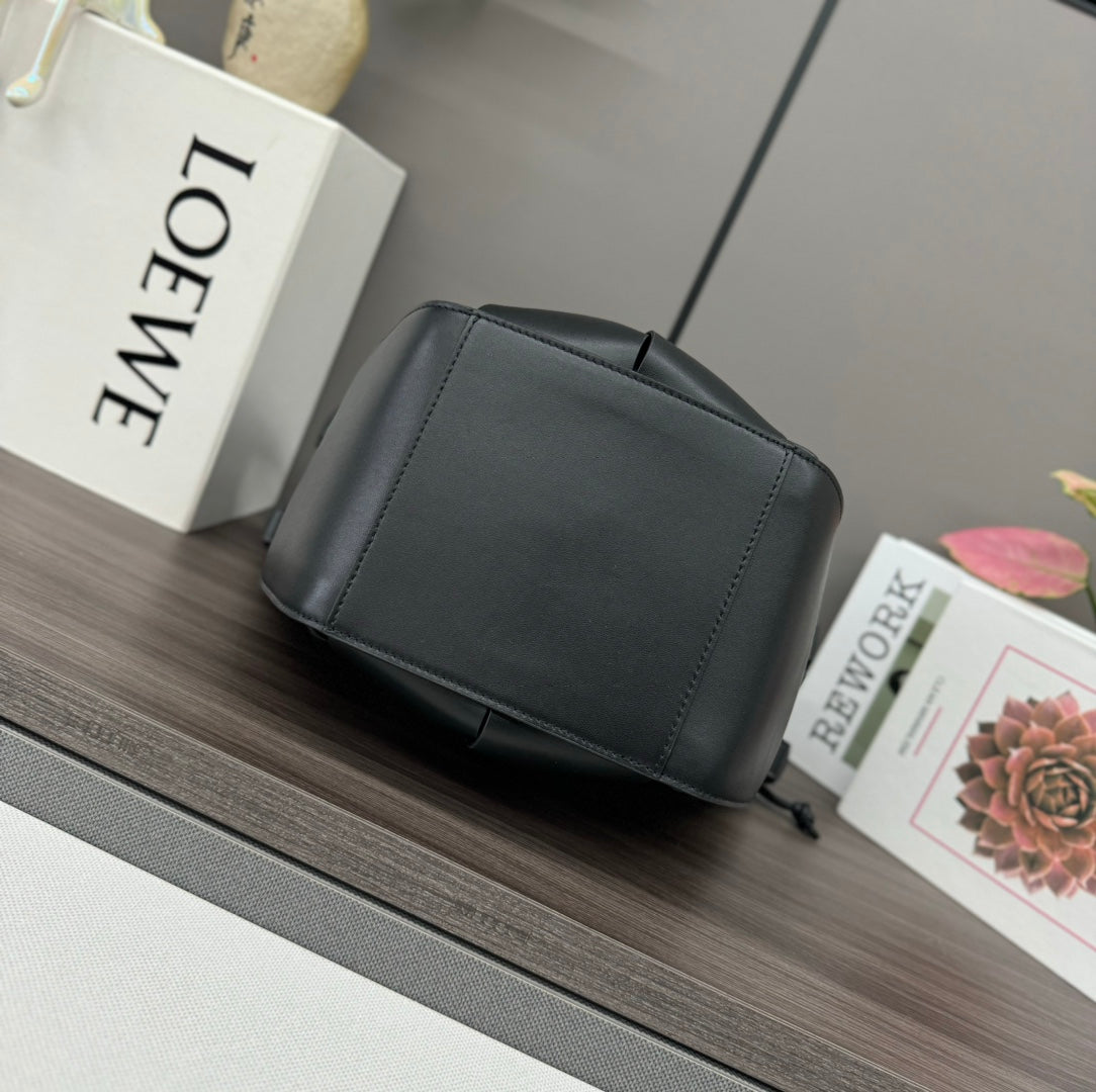 LOE 27 HAMMOCK COMPACT BAG IN BLACK CALFSKIN mysite