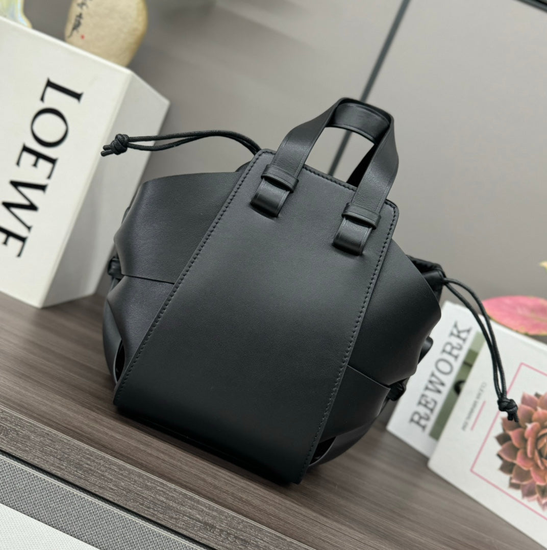 LOE 27 HAMMOCK COMPACT BAG IN BLACK CALFSKIN mysite