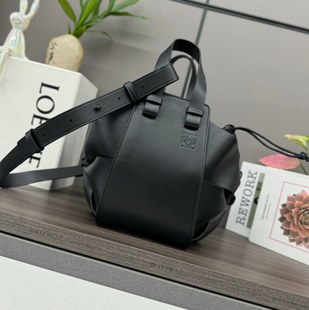 LOE 27 HAMMOCK COMPACT BAG IN BLACK CALFSKIN mysite