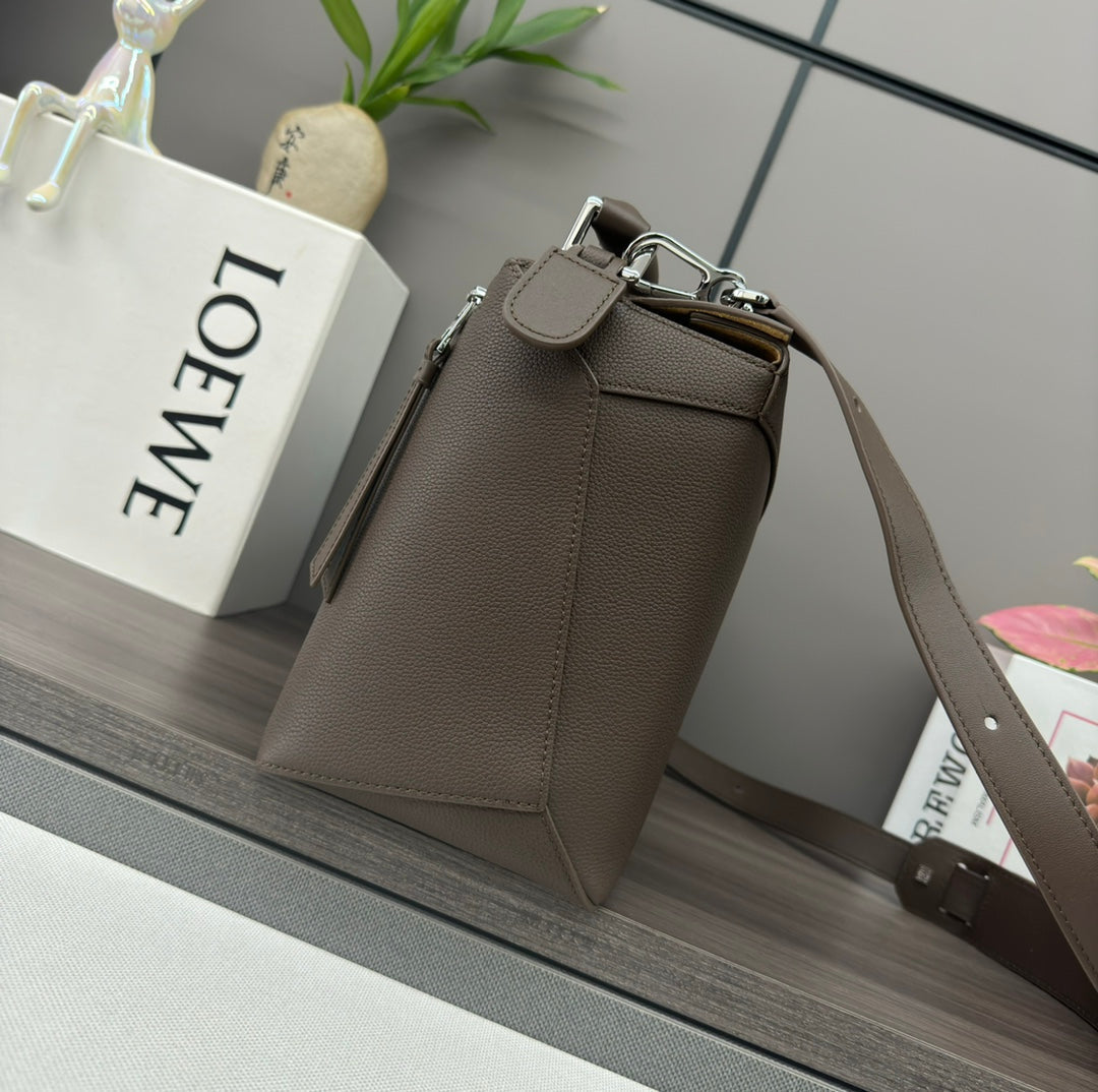 LOE PUZZLE 33 BAG IN WENGE BROWN CALFSKIN mysite