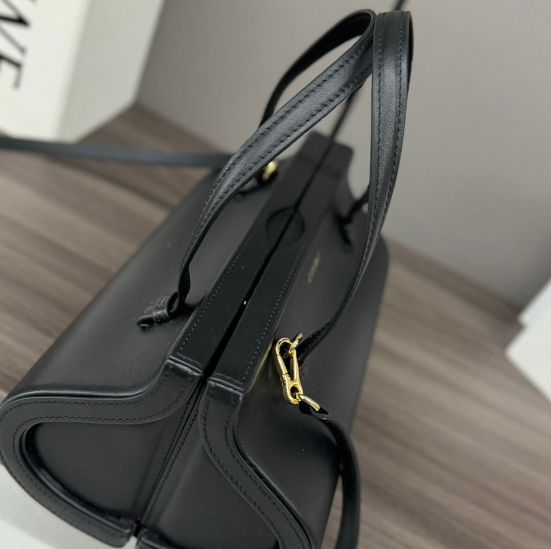 CYLINDER BAG 25 IN BLACK CALFSKIN mysite