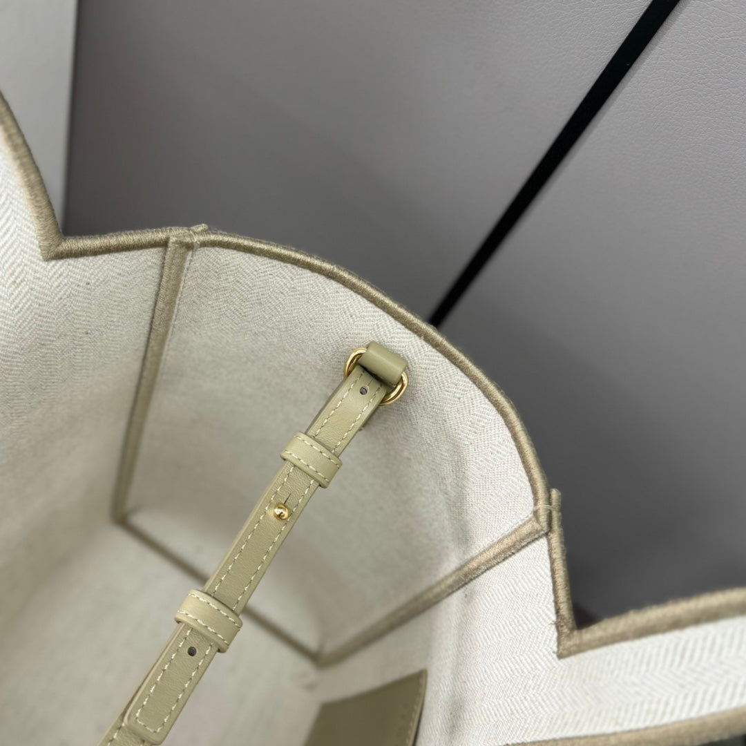 LARGE 30 LOEWE FONT TOTE IN ECRU JACQUARD CANVAS mysite