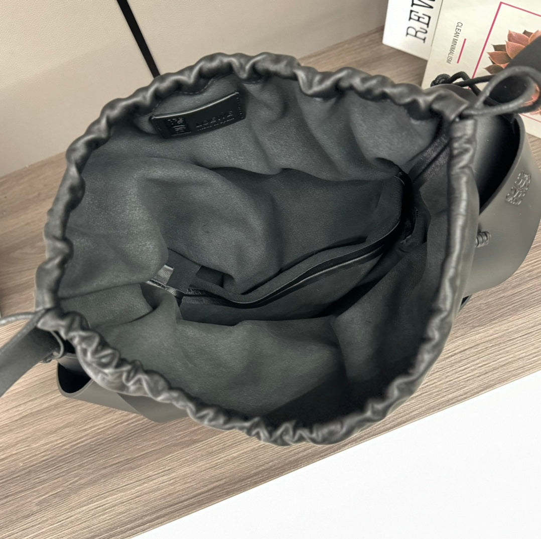 LOE INTERLACED HOBO 38 BAG IN BLACK CALFSKIN mysite