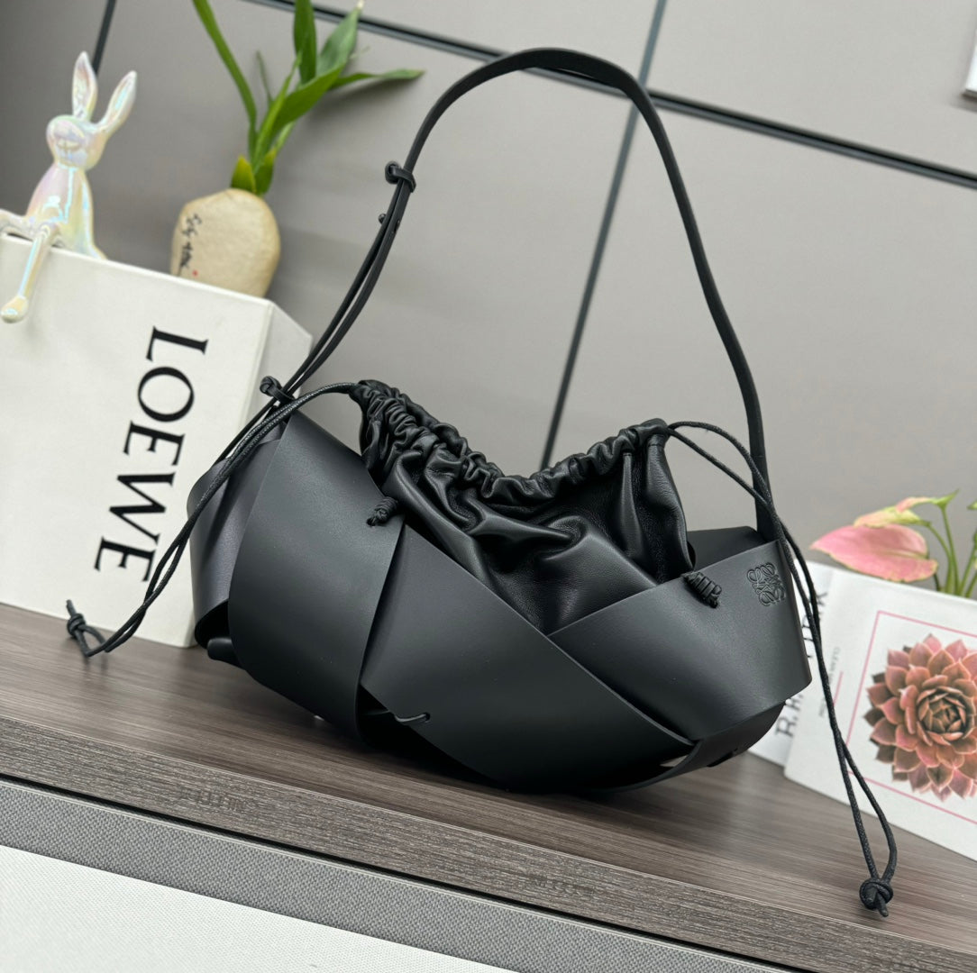 LOE INTERLACED HOBO 38 BAG IN BLACK CALFSKIN mysite