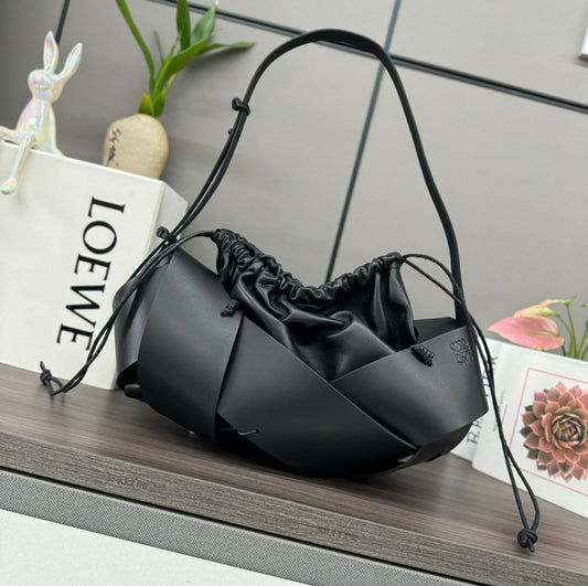 LOE INTERLACED HOBO 38 BAG IN BLACK CALFSKIN mysite