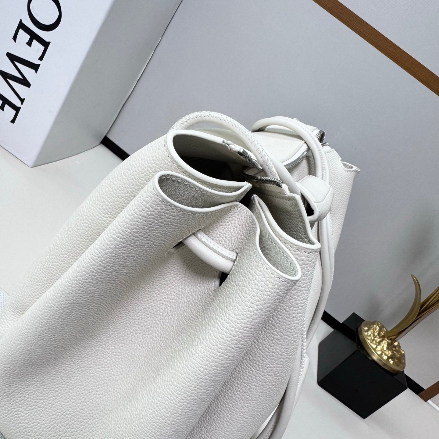 Loewe Madrid Bag 33cm White Grain Cowhide mysite