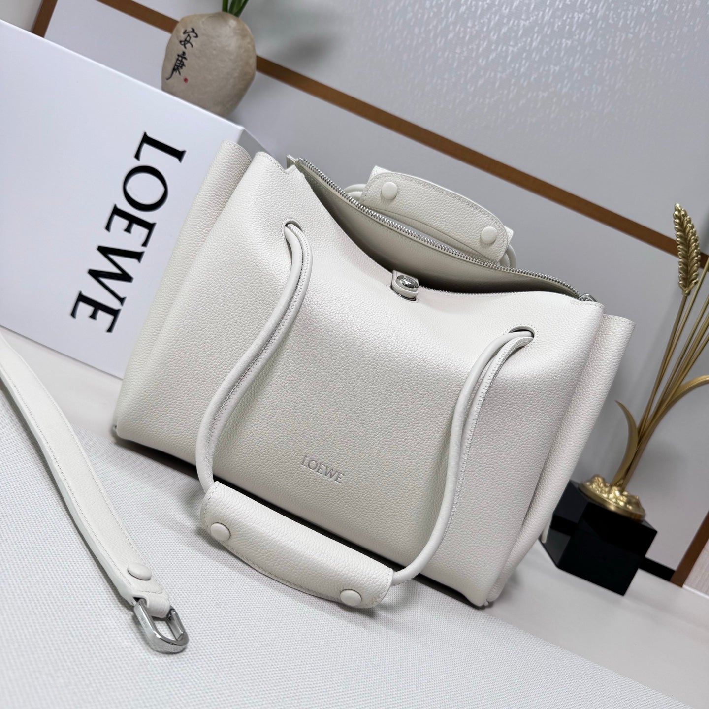 Loewe Madrid Bag 33cm White Grain Cowhide mysite
