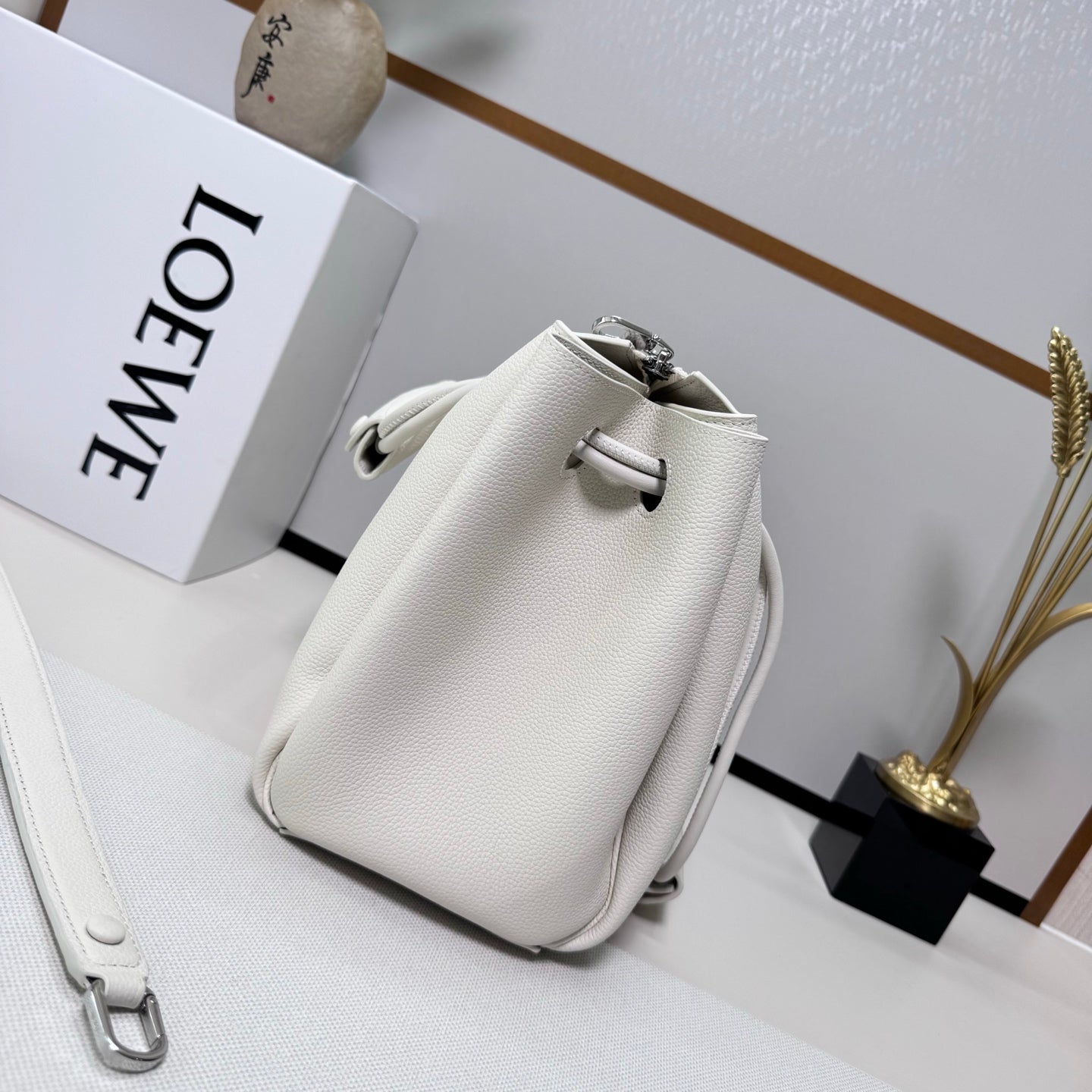 Loewe Madrid Bag 33cm White Grain Cowhide mysite