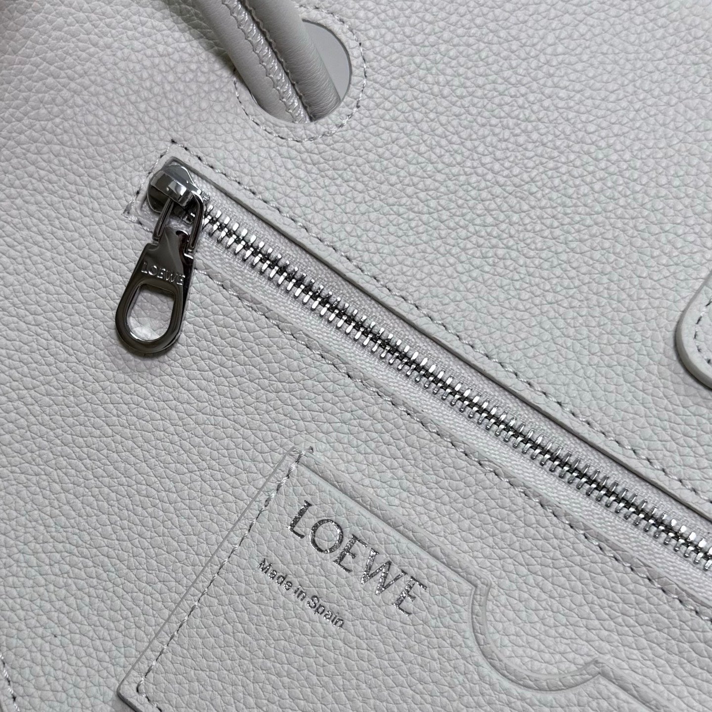 Loewe Madrid Bag 33cm White Grain Cowhide mysite