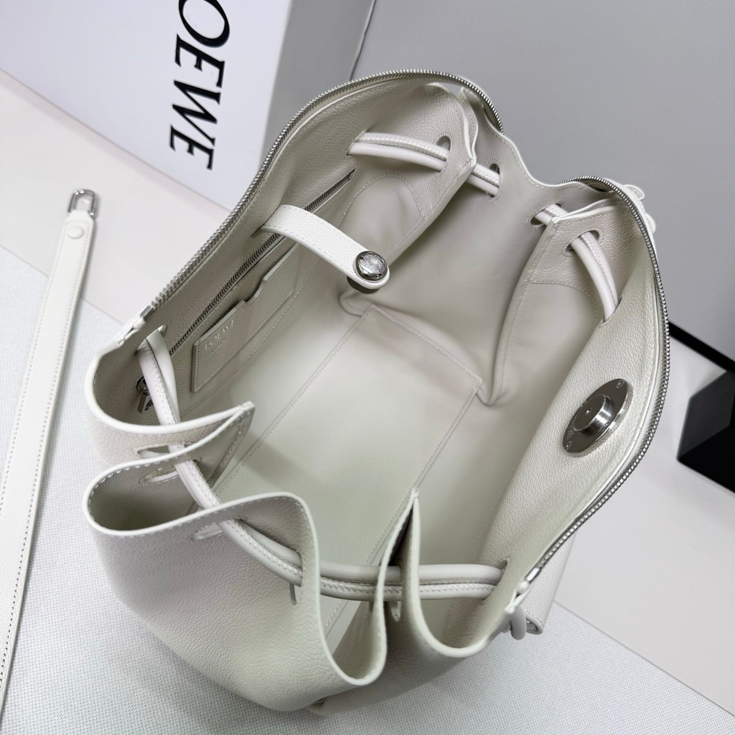 Loewe Madrid Bag 33cm White Grain Cowhide mysite