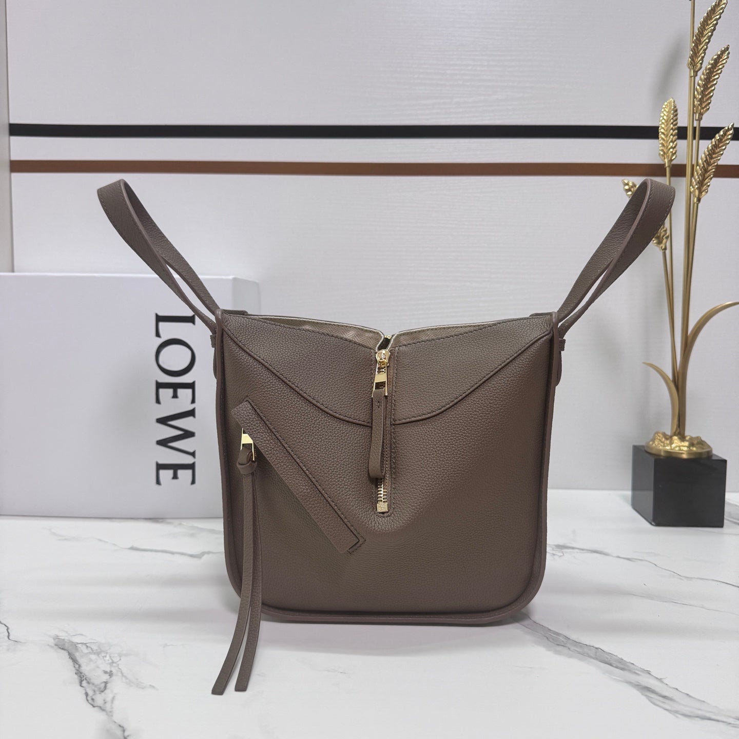 Loewe Hammock Compact 20 Taupe Grained Cowhide mysite