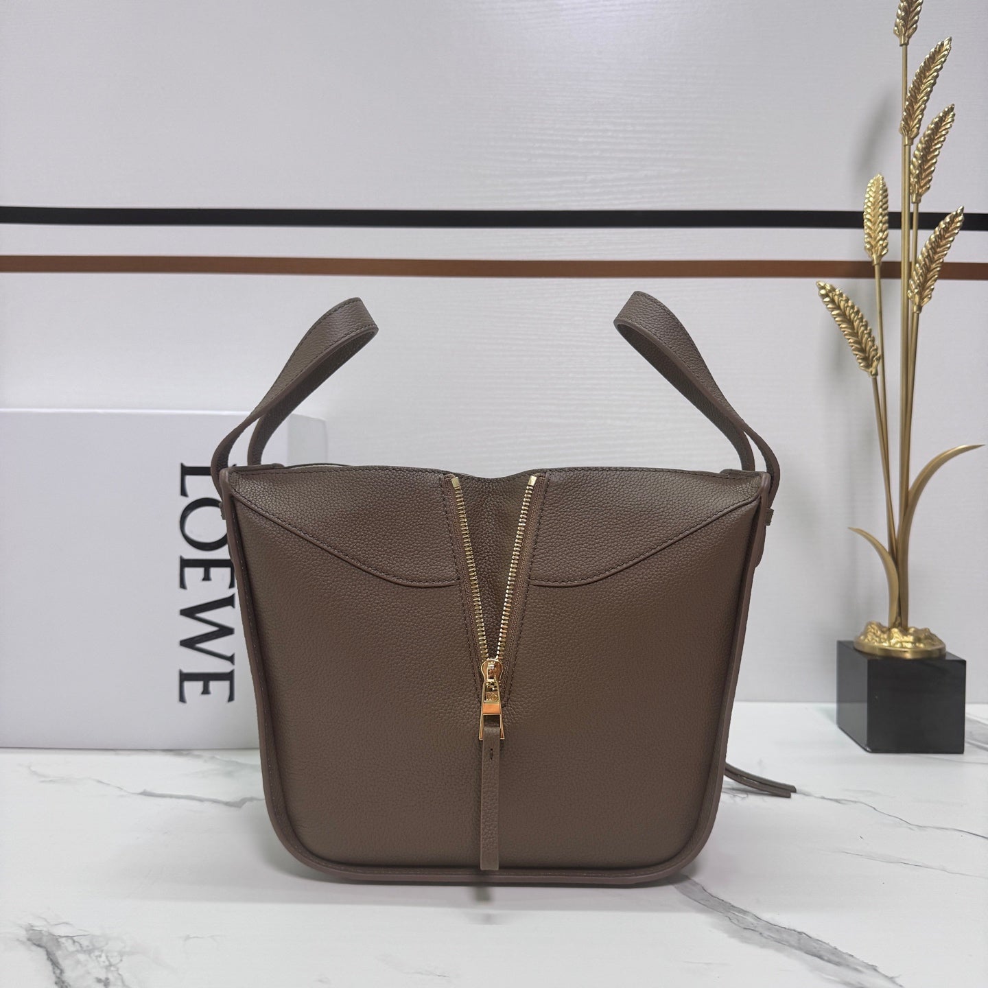 Loewe Hammock Compact 20 Taupe Grained Cowhide mysite