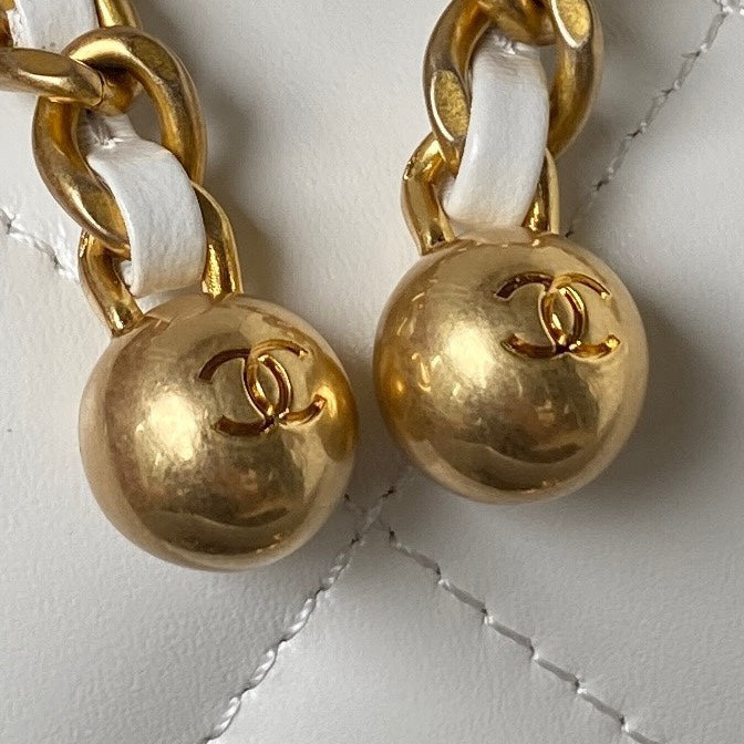 MINI FLAP BAG 19 IN WHITE CALFSKIN WITH DOUBLE GOLD BALL mysite