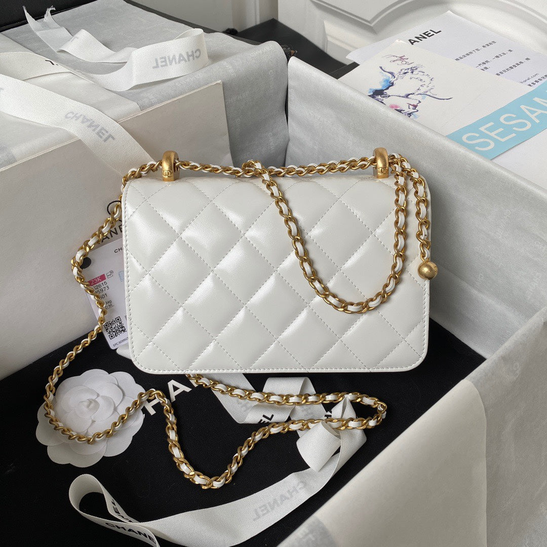 MINI FLAP BAG 19 IN WHITE CALFSKIN WITH DOUBLE GOLD BALL mysite