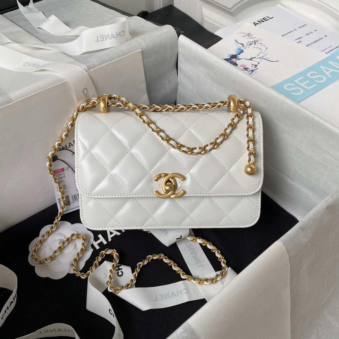 MINI FLAP BAG 19 IN WHITE CALFSKIN WITH DOUBLE GOLD BALL mysite