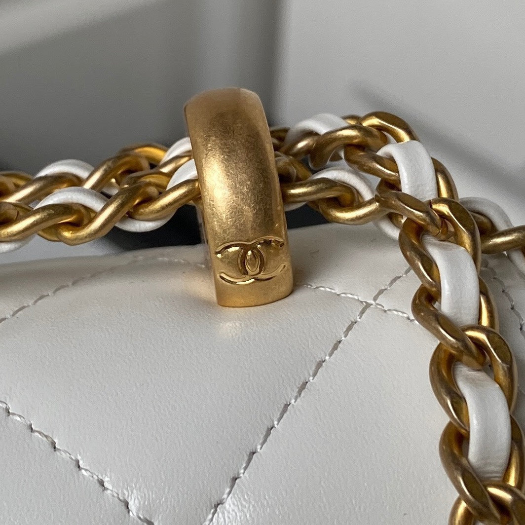 MINI FLAP BAG 19 IN WHITE CALFSKIN WITH DOUBLE GOLD BALL mysite