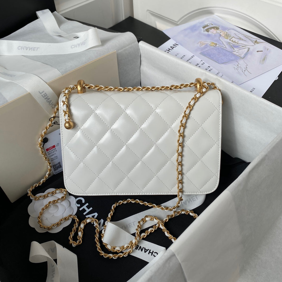 FLAP BAG 22 IN WHITE CALFSKIN WITH DOUBLE GOLD BALL mysite