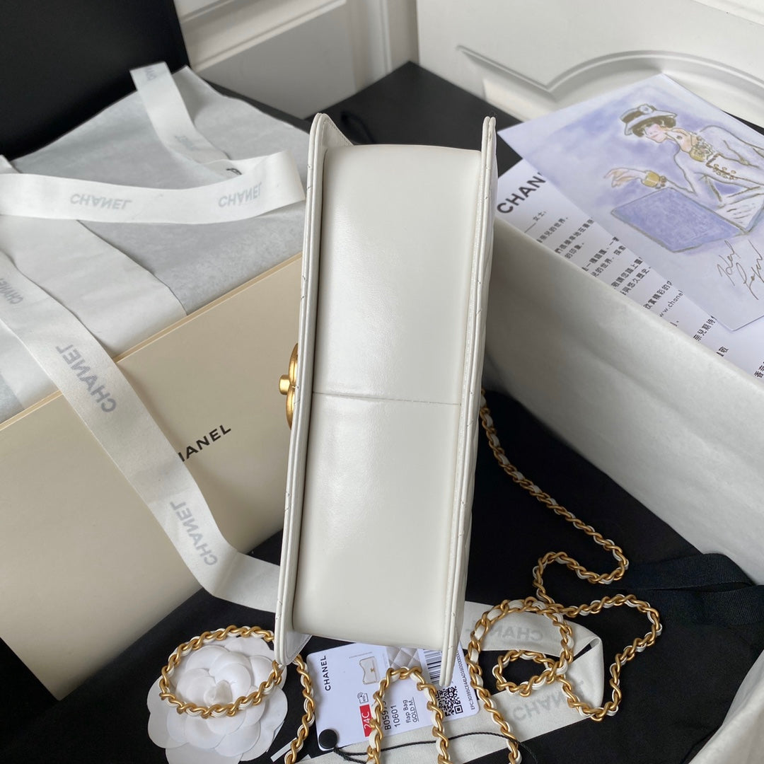 FLAP BAG 22 IN WHITE CALFSKIN WITH DOUBLE GOLD BALL mysite