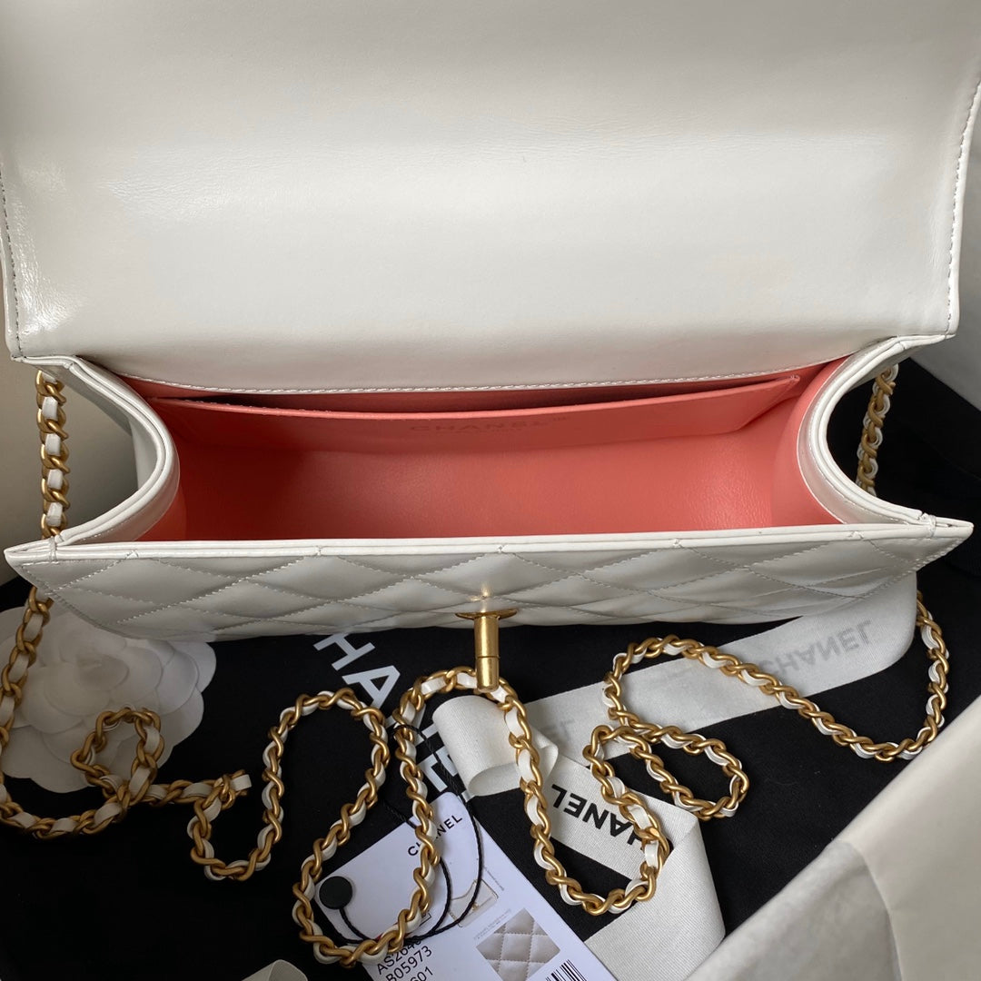 FLAP BAG 22 IN WHITE CALFSKIN WITH DOUBLE GOLD BALL mysite
