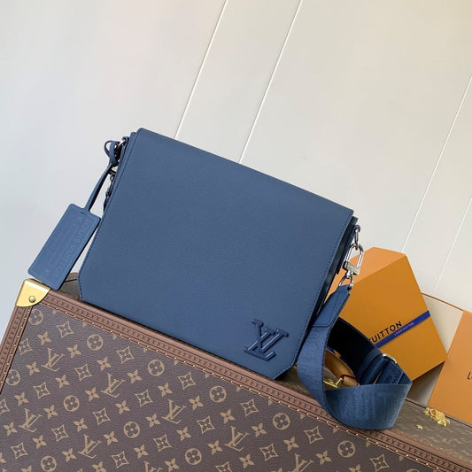 LV Takeoff Messenger 28cm Navy Blue Cowhide mysite