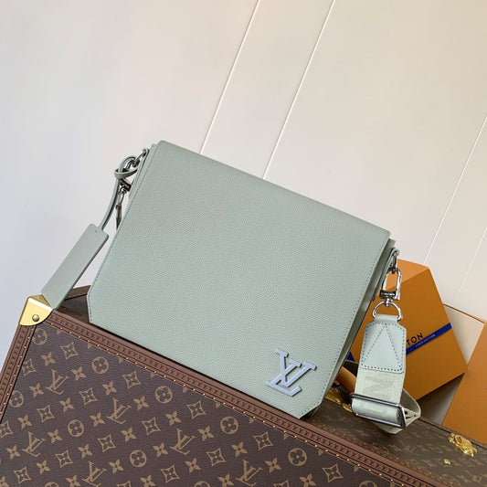 LV Takeoff Messenger 28cm Asphalt Gray Cowhide mysite