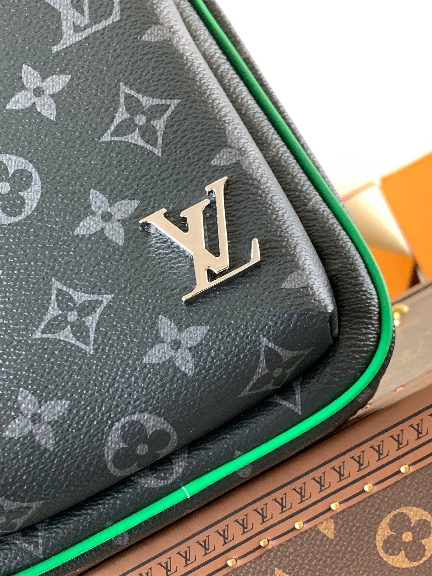 LV Mini Avenue Slingbag PM 12cm Black Bamboo Green Monogram Eclipse Canvas mysite